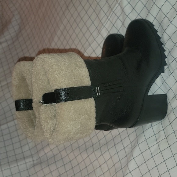 Leather boots 👢run small - Picture 2 of 10